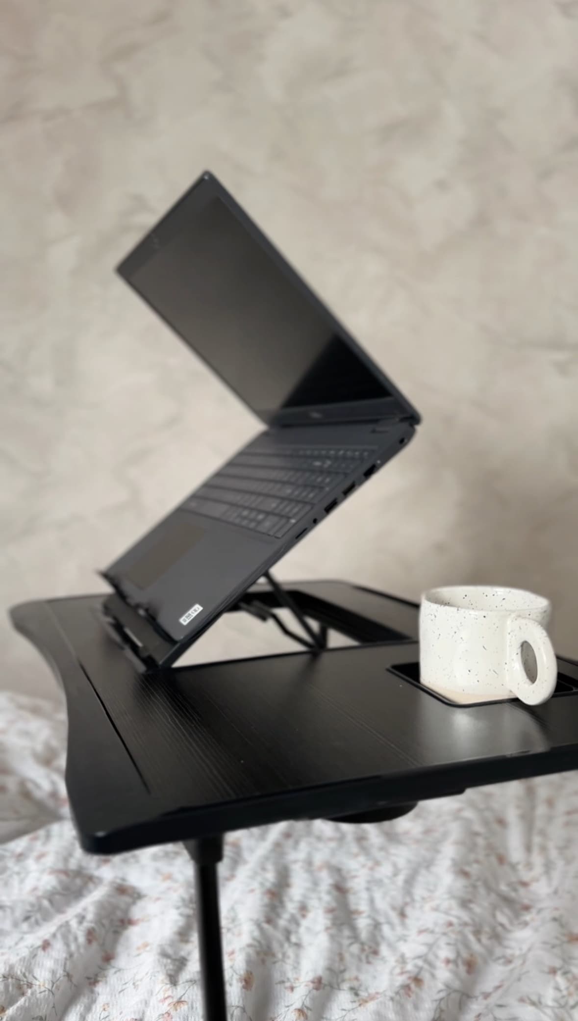 Składana podstawka pod laptop z regulacją wysokości – ergonomiczny stojak na komputer